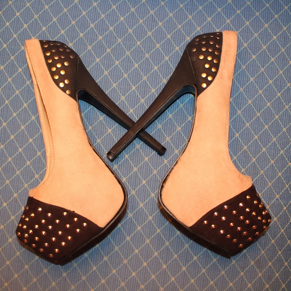 Shoe Dazzle Shoes - Scene by Shoe Dazzle Suede Studded Heels, sz: 7.5